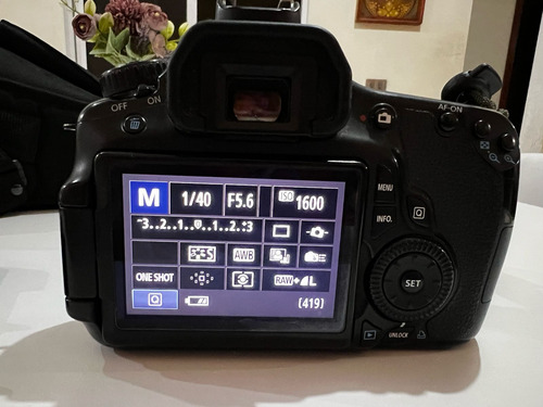 Canon Eos 60d Dslr Color Negro Incluye Dos Baterías Negro (Usado)