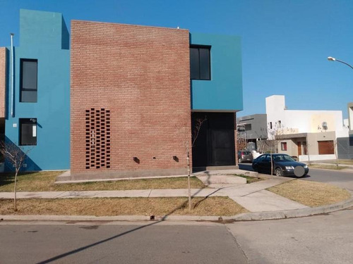 Imagen 2 de 13 de Casa En Manantiales ! Gas Natural Y Escritura !