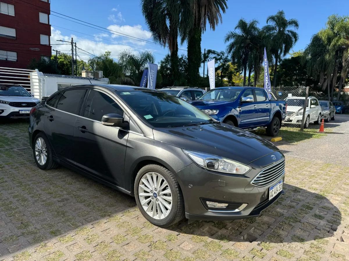 Ford Focus III 2.0 Sedan Titanium At6