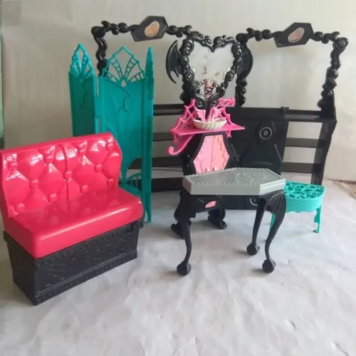 Monster High Set Muebles Espejo Sillón Estanterías Mesa | Meses sin interés