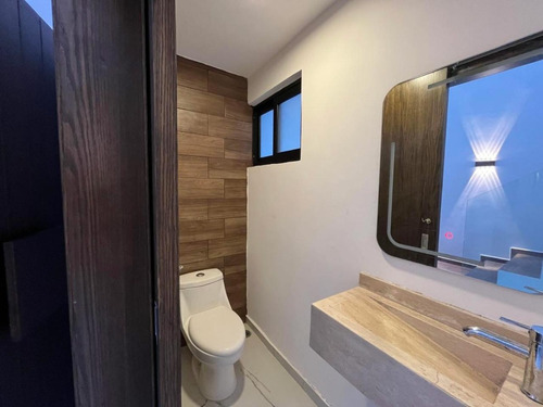 Lomas Residencial Casa Nueva 3 Recámaras Cada Una Con Baño, Jardín Y Terraza, Lista Para Estrenar.