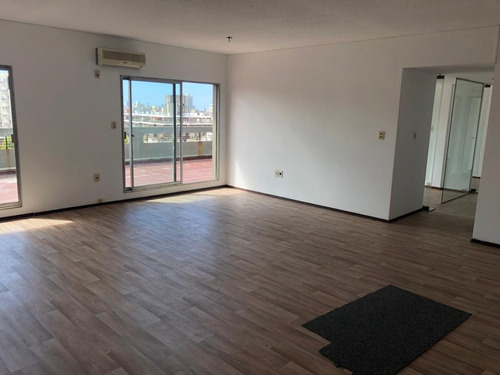 Venta Apartamento Centro, Penthouse 4 Dorm, 2 Baños Y Garaje! Con Renta