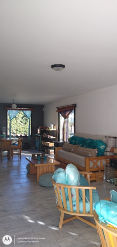 Casa En Venta 5 Ambientes Con Pileta: La Caleta