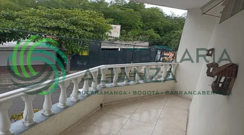 Casa En Venta En Cabecera Del Llano. Cod V61678