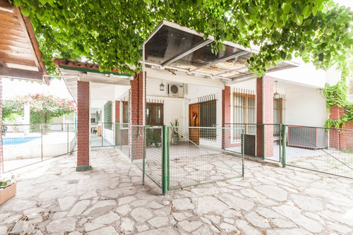 Venta Casa 5 Ambientes En Turdera S/ Lote 1000m2