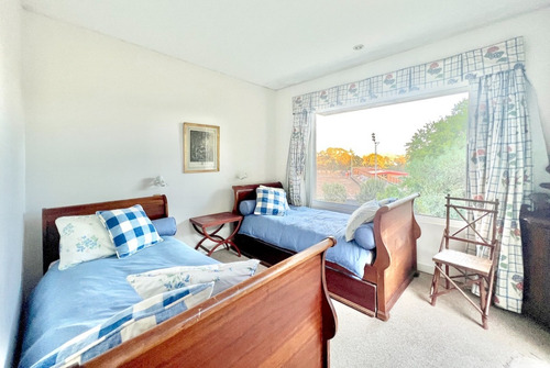 Oportunidad Gran Casa A Pasos De La Playa En Venta, Cachagua