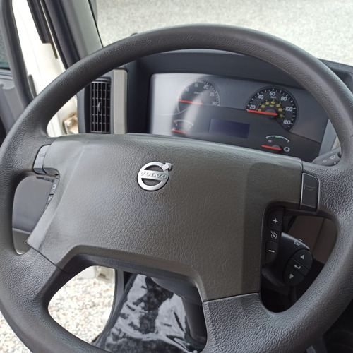 Imagem 10 de 15 de Volvo Vm 270, Truck 6x2, 2018. Sider,único Dono,automático