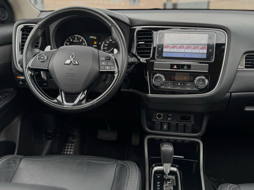Mitsubishi Outlander 3.0 MIVEC V6 HPE-S AWD