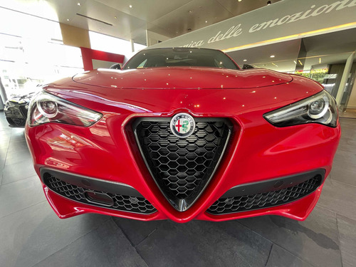 Imagen 4 de 6 de Alfa Romeo Stelvio 2022 2.0 280cv At Q4 Veloce