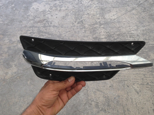 Imagen 2 de 7 de Parrilla Delantera Derecha Mercedes Benz C250 2012 Al 2014