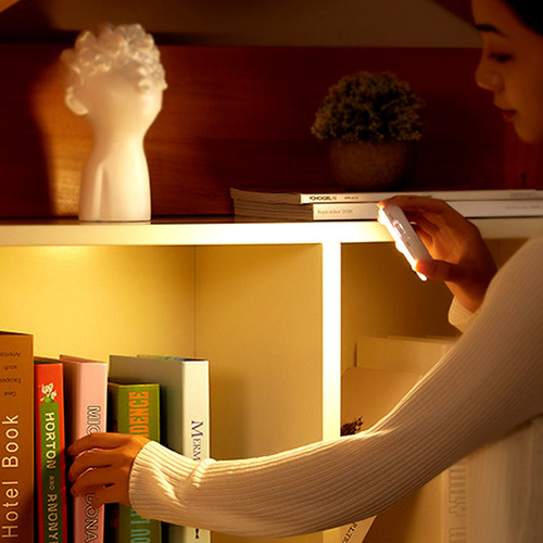 A Luz Nocturna Recargable Con Sensor De Movimiento,