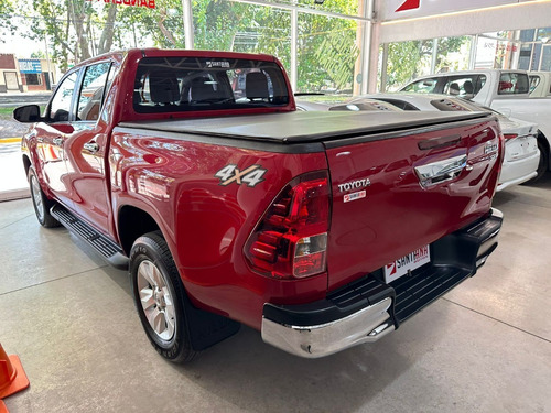 Imagen 5 de 14 de Toyota Hilux (l16) 2.8 C/d 4x4 Tdi Srv 177cv