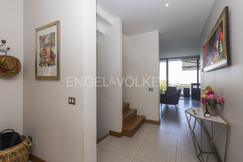 Casa Mediterránea En Arriendo En Condominio Seguro.