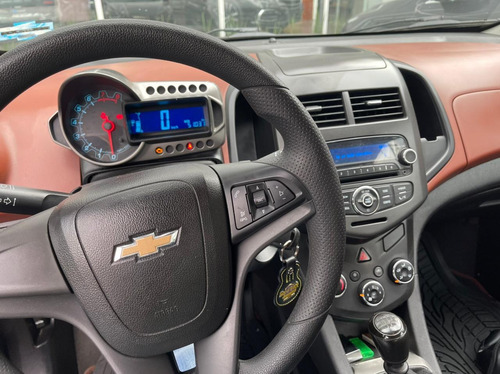 Imagen 5 de 13 de Chevrolet Sonic 1.6 Lt Mt 2016