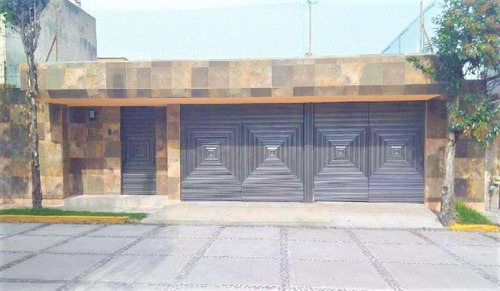 Casa En Venta Remodelada En Col. Cipres En Toluca Estado De México
