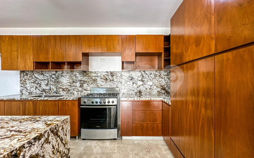 Casa En Venta En Mérida En Privada El Origen, Xcanatún