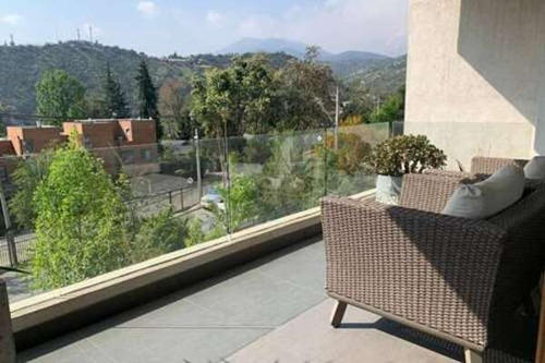 Espléndida Propiedad Con Amplio Jardín Privado.
