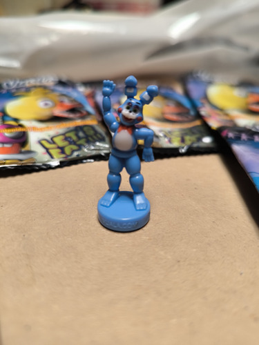 2 Figura Bonnie Five Nights At Freddy's Vuala Sorpresa (Usado)