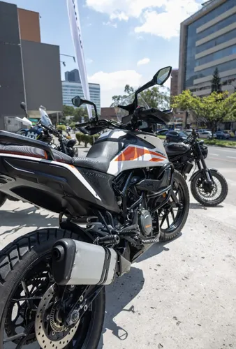Ktm 390 Adventure, Llantas Tkc 70 Con Más Del 50% De Vida
