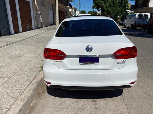 Imagen 4 de 9 de Volkswagen Vento Luxury 2.5