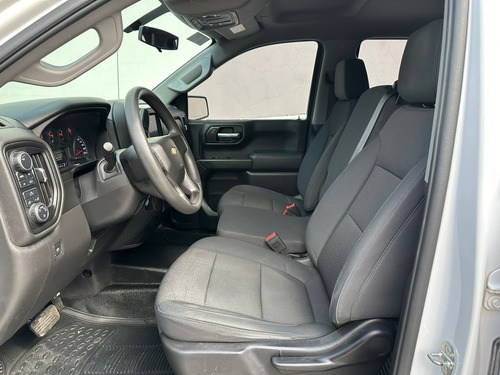 Chevrolet Silverado 4.3 V6 1500 WT Doble Cabina 4x2 At