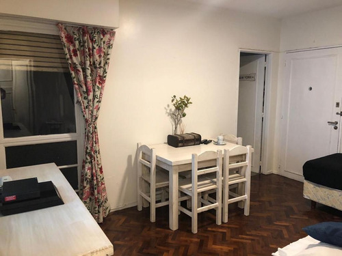 Reservado/// Departamento De Dos Ambientes Con Balcón Interior, Recoleta, Alquiler Temporal