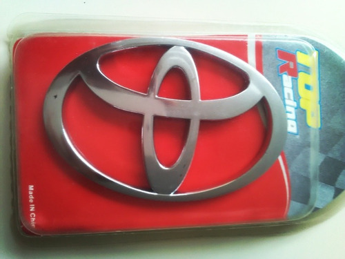 Emblema Cromado De Compuerta Para Yaris 2001/2005