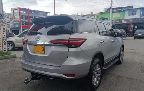 Toyota Fortuner Srv 2.4 Diesel 4x2 At 2023