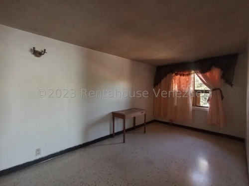 Casa Duplex En Venta 443 Mts Zona Exclusiva De Cagua Urb Santa Rosalia 25-5347 Gjg