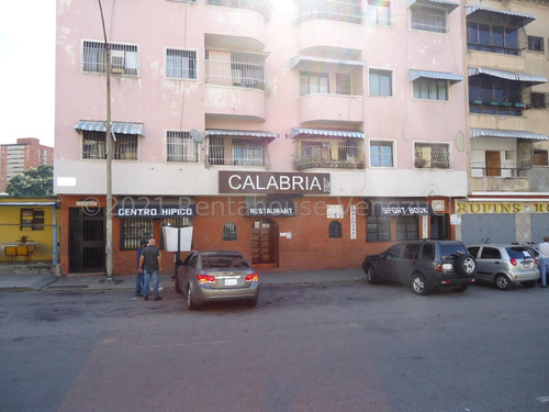 Fondo De Comercio En Venta, Muy Bien Ubicado Mls #23-9384