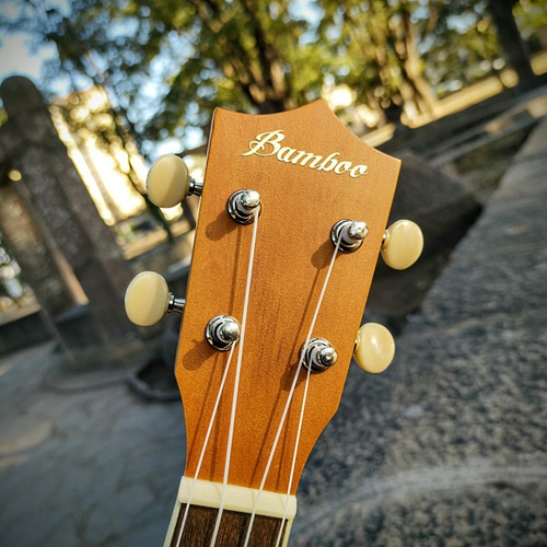 Imagen 4 de 8 de Ukelele Bamboo Soprano Summer C/funda Incluida