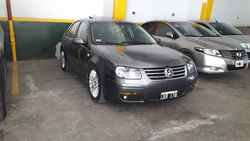 Volkswagen Bora 1.8 Highline T 180cv Cuero