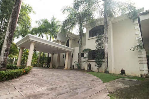 Vendo Majestuosa Mansión En Arroyo Hondo, Distrito Nacional, Santo Domingo, República Dominicana