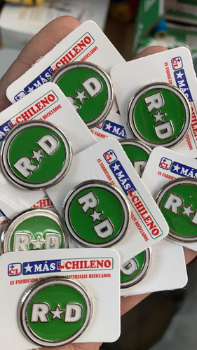 Imagen 7 de 9 de Pin Revolución Democrática