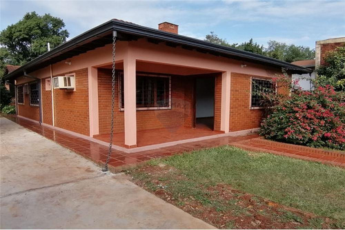 Vendo Casa De 4 Habitaciones Y 3 Baños.