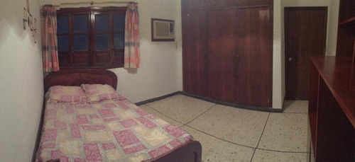 Imagen 3 de 14 de Laura Castillo Vende Casa En Valencia (foc-1088)