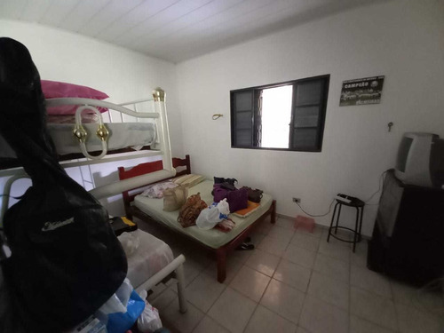 4.000 M², Casa Com 03 Dormitórios, 01 Suíte, E Churrasqueira