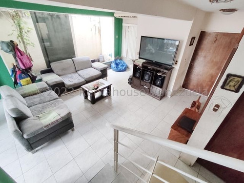 Imagen 2 de 30 de Casa En Venta En Cabudare, Zona La Mendera, Tanque Subterráneo De 4.000 Lts Con Su Pulmón E Hidroneumático, Cod 22-25661, Inf 0424-1398859, Jm9