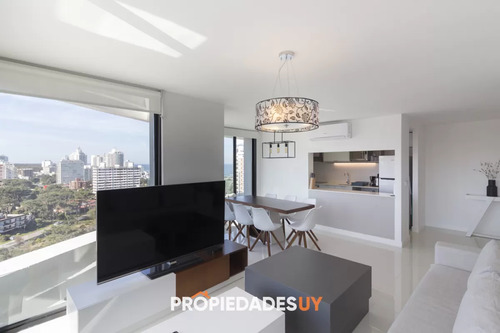 Apartamento En Venta Y Alquiler En Mansa Punta Del Este, 3 Dormitorios, 4 Baños