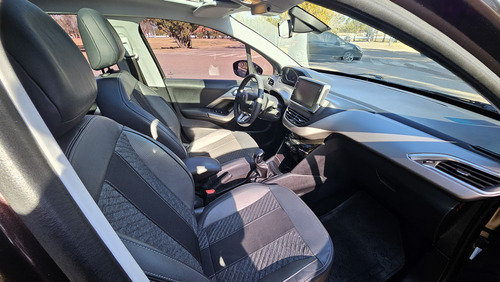 Peugeot 208 1.6 Feline