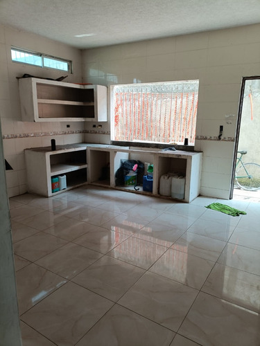 Sevende Casa $1,450,00 Tal Y Como Se Muestra En Las Fotos. En Calle Costa Azul Lotes 8 Y 9. Manzana A Entre Playa Xcaret Y Av. Xana. Col. Ampliación Las Bajadas. Veracruz. Ver.