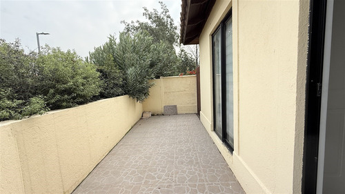 Casa En Venta De 4 Dorm. En Colina