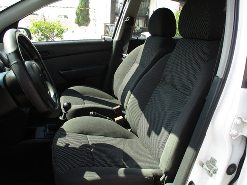 Imagen 8 de 14 de Chevrolet Aveo Ls 2014 Mt.