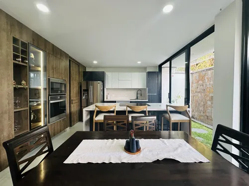 Casa En Venta En La Morada. Cod V8014542