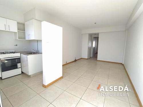 Imagen 6 de 13 de Departamento De 1 Dormitorio San Juan Y Bv. Oroño
