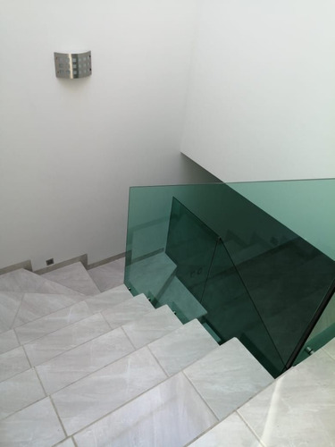 Hermosa Residencia En La Condesa Juriquilla, Estudio O 4ta Rec En Pb, Jardín,.