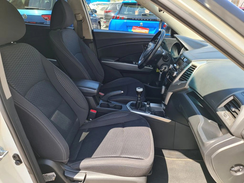 SsangYong Tivoli TX1011 GAS 4x2 MT