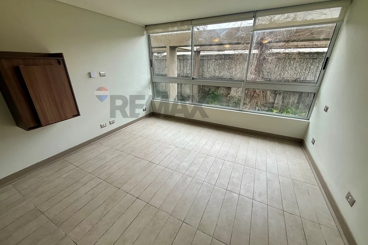 Imagen 2 de 27 de Studio, Metro Irarrázaval, Barrio Italia