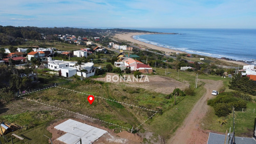 Terreno En Venta En Punta Colorada A 500 Metros De La Playa. Piriápolis. 600 Metros² De Superficie.