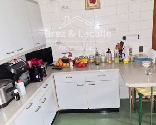 Se Arrienda Increíble Casa En Sector Av. España, Curicó.